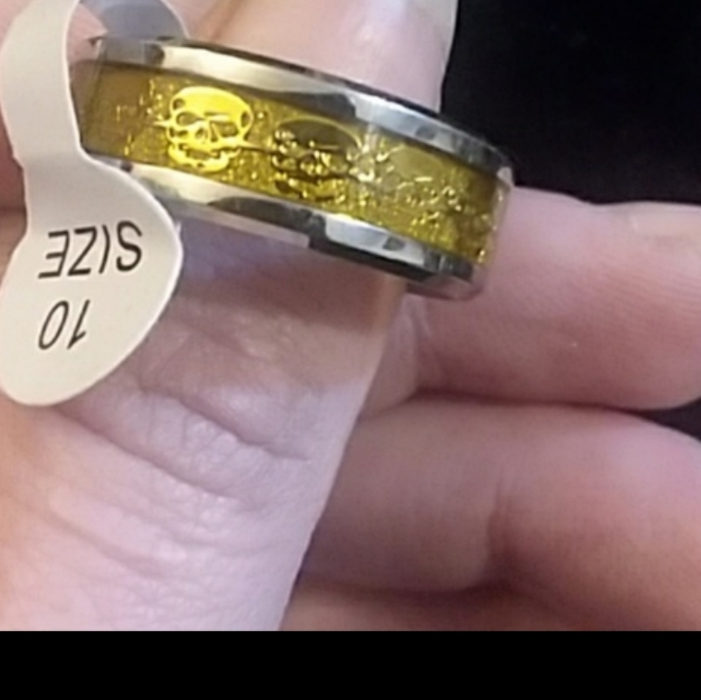 Men's Size 10 'Skull' Ring in Stainless steel NWT - Picture 1 of 5